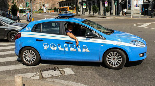 Xe cảnh sát tới hiện trường để điều tra về vụ việc. Ảnh: Sputnik.