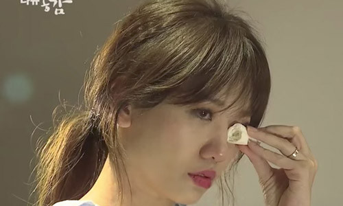 Hari Won lần đầu trải lòng về chuyện chia tay Tiến Đạt trong tự truyện Cỏ hạnh phúc.