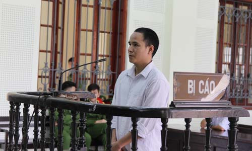 Bị cáo Cường trước vành móng ngựa.