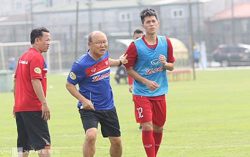 Các cầu thủ nhận xét HLV Park Hang Seo kỷ luật nhưng cũng rất vui tính. Ảnh: Lâm Thỏa