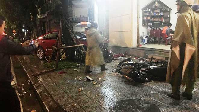 Hiện trường vụ tai nạn kinh hoàng