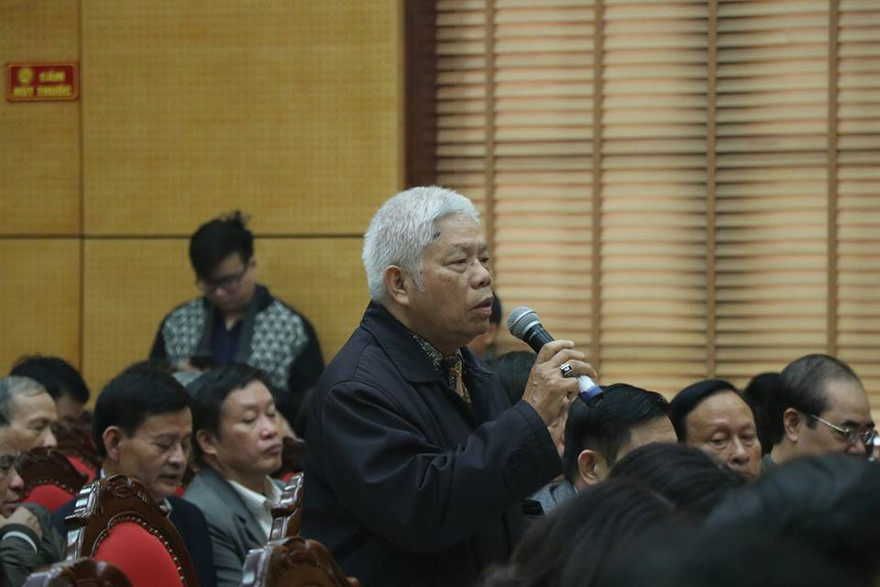 Cử tri Nguyễn Hồng Toán (Tây Hồ) phát biểu.