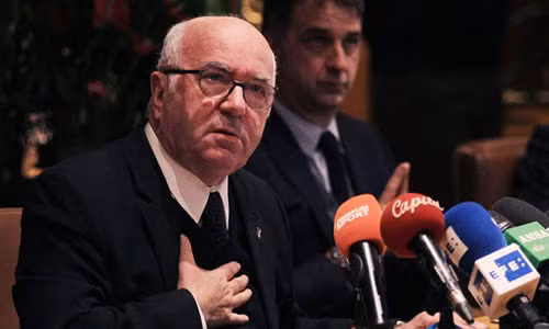 Carlo Tavecchio trong một buổi họp của FIGC. Ảnh: Getty Images.