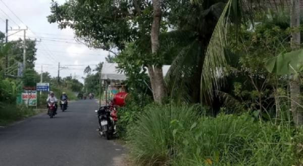 Phó hiệu trưởng tự tử nghi do bể hụi