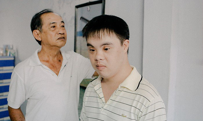 Chuyện phi thường về hành trình cha cùng con thay đổi số phận