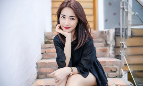 Hòa Minzy khoe người yêu mới sau mối tình với Công Phượng