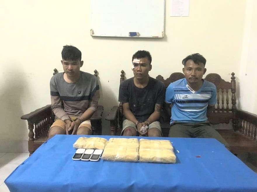 Ba đối tượng người Lào Thạo Xeng Chay, Thạo Lếc, Thạo Xút Chay vận chuyển 30.000 viên ma tuý bị bắt giữ