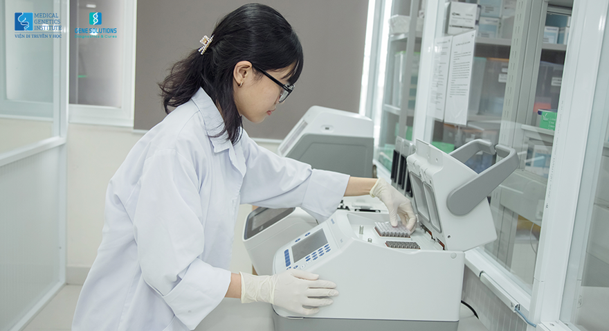 Viện Di truyền Y học – Gene Solutions đang phối hợp với nhiều bệnh viện triển khai mô hình kết hợp 2 xét nghiệm di truyền trong 1 lần thu máu người mẹ