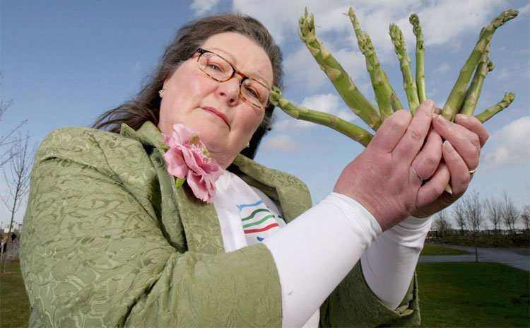 Nhà tiên tri Jemima Packington.