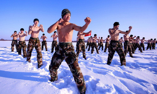 Binh sĩ Trung Quốc tại Hắc Long Giang. Ảnh: People's Daily.