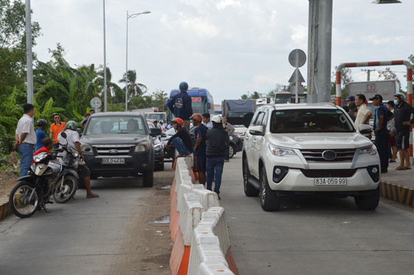 Tài xế tiếp tục phản ứng tại BOT Sóc Trăng 