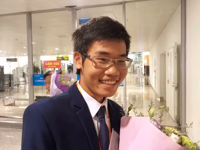 Đinh Quang Hiếu - "chàng trai vàng" Hóa học giành học bổng toàn phần 6,4 tỷ đồng của Viện công nghệ số 1 thế giới.