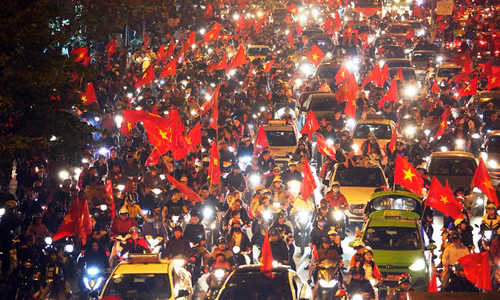 Nhiều lãnh đạo doanh nghiệp lên kế hoạch tổ chức nhân viên đi cổ vũ U23 Việt Nam đá chung kết vào cuối tuần này. Ảnh: Ngọc Thành