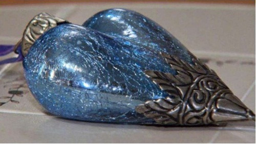 Mua trang sức cũ, 'sốc' khi phát hiện sự thật ẩn bên trong