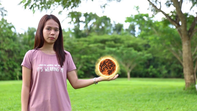 Andales giải thích Thuyết tương đối một cách dễ hiểu. Ảnh cắt từ clip.