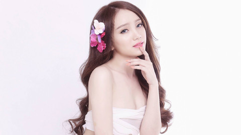 Bạn gái hot girl của Văn Thanh cảnh giác với... 'con giáp thứ 13'