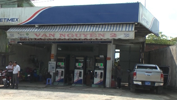 Doanh nghiệp tư nhân Vạn Nguyên 2 (đường Hoàng Quốc Việt, P. An Bình, Q. Ninh Kiều, TP Cần Thơ) trữ hàng ngàn lít xăng, dầu không rõ nguồn gốc