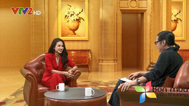 Vân Hugo trò chuyện với đạo diễn Trần Lực trong "Bốn mùa yêu thương".