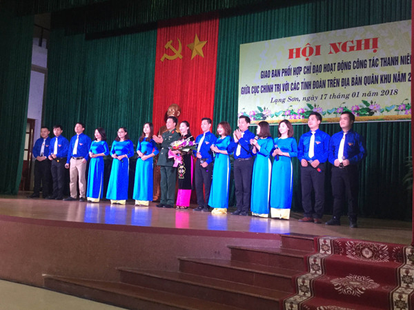 Vang mãi bài ca kết đoàn Thanh niên 6 tỉnh và lực lượng vũ trang Quân khu I *ảnh: Duy Chiến