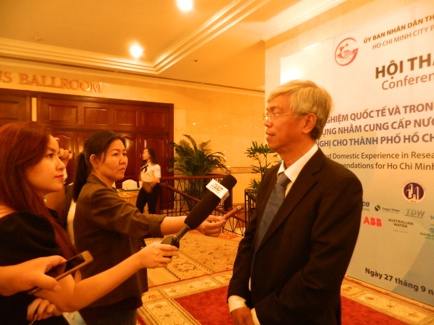 Lãnh đạo TPHCM lý giải nước máy đóng cặn, đến vòi không còn sạch