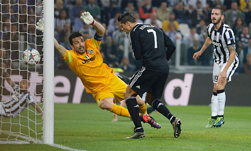 Người hâm mộ sẽ được thưởng thức hai trận cầu đỉnh cao của bóng đá châu Âu cấp CLB mùa này qua trang chia sẻ video trực tuyến Youtube. Ảnh: AFP. 