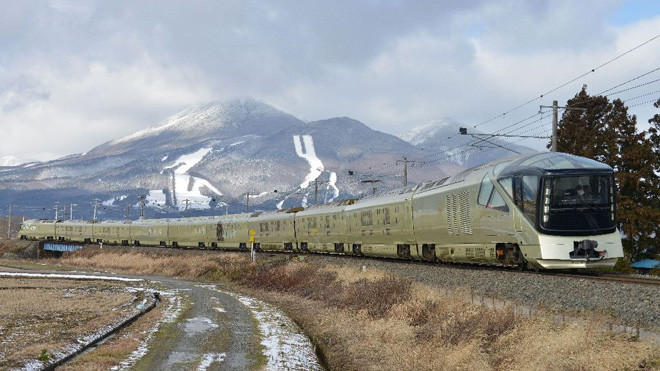 Đoàn tàu du lịch sang trọng
