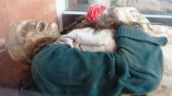 Hầu hết các xác chết đều được chôn vào khoảng cuối những năm 1950