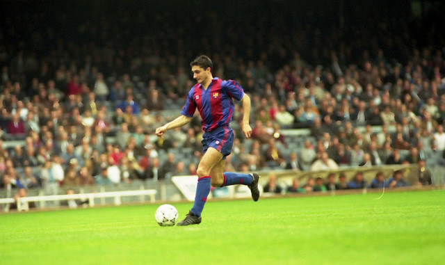 HLV Ernesto Valverde từng có thời gian thi đấu cho Barcelona