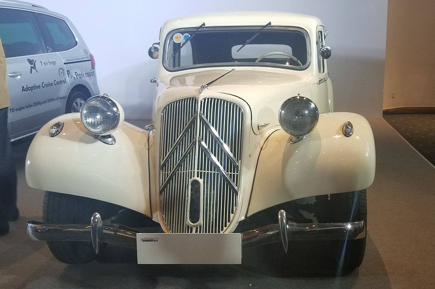 Nhiều hãng xe sang tham dự triển lãm