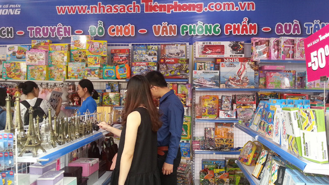 Nhà sách Tiền Phong tham gia ngày hội sách Newton – Pascal 2017