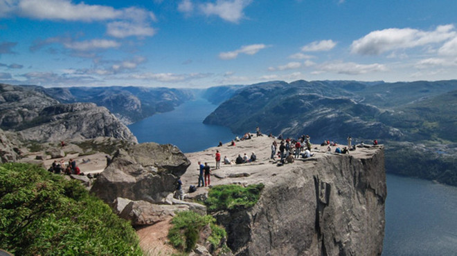 Mỏm Preikestolen