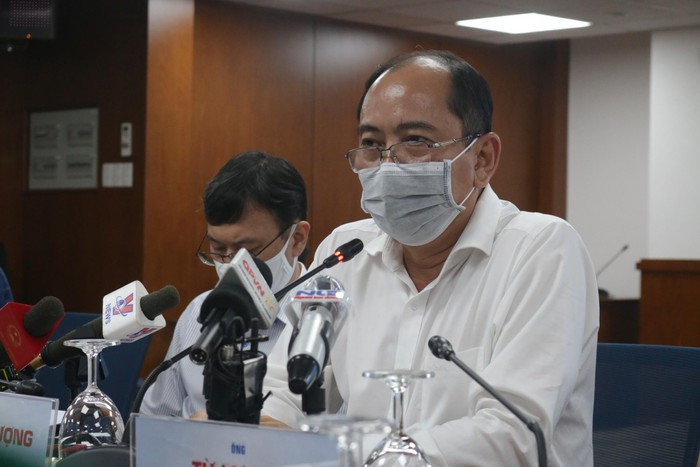 Bệnh nhân COVID-19 lưu trú gần 10 tiếng, vì sao không phong tỏa bệnh viện Chợ Rẫy?