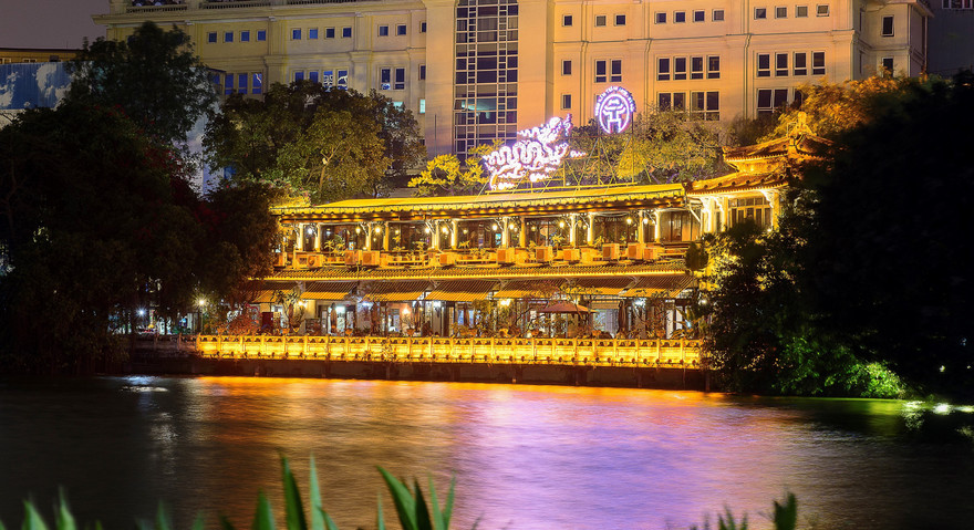 Nhà hàng Thủy Tạ lung linh bên Hồ Hoàn Kiếm
