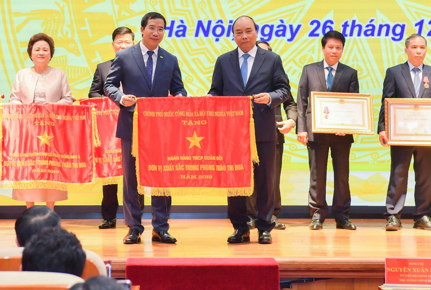 MB được Thủ tướng Chính phủ tặng Cờ thi đua dẫn đầu phong trào thi đua ngành Ngân hàng