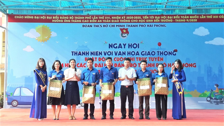 Hơn 1.000 đoàn viên Hải Phòng hưởng ứng ngày hội văn hoá giao thông