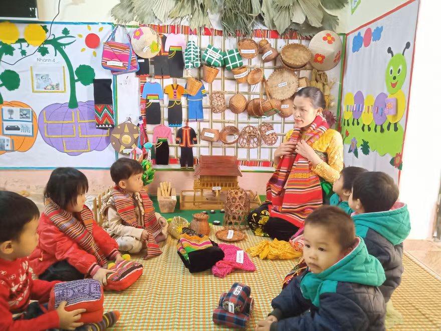 Dựng 'không gian văn hóa dân tộc' trong lớp mầm non
