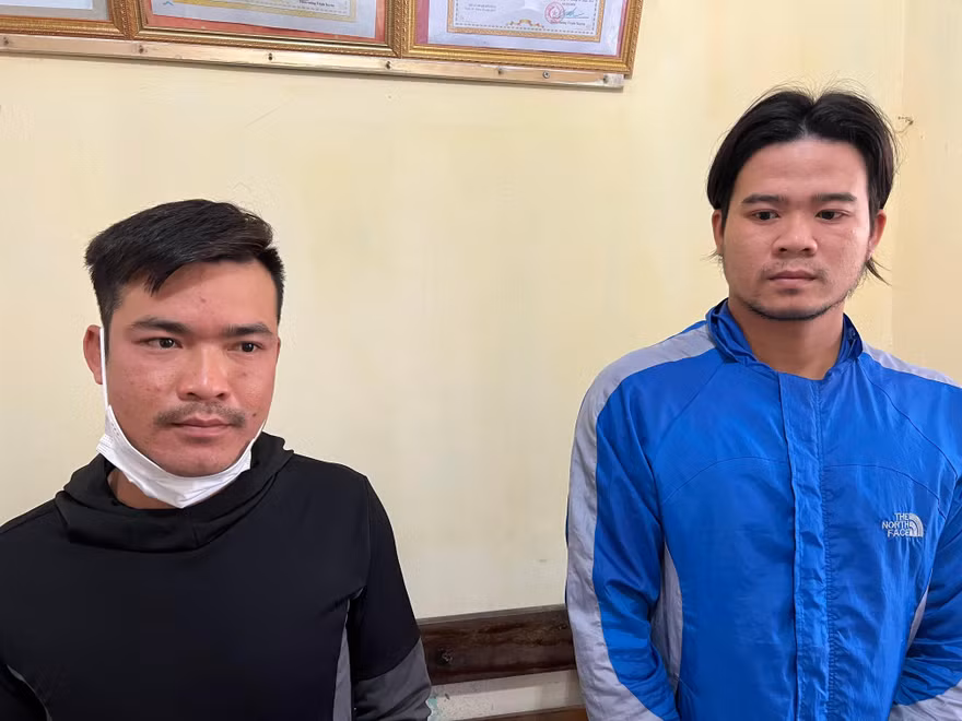 Bị nhắc nhở vì đi lạng lách, liền rút súng bắn người đi đường