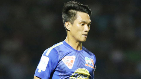 Tiền đạo Lê Hoàng Thiên.