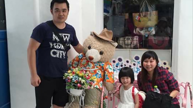 Cô Neoh Yee Ling (phải) may mắn sống sót trong vụ nổ kinh hoàng.