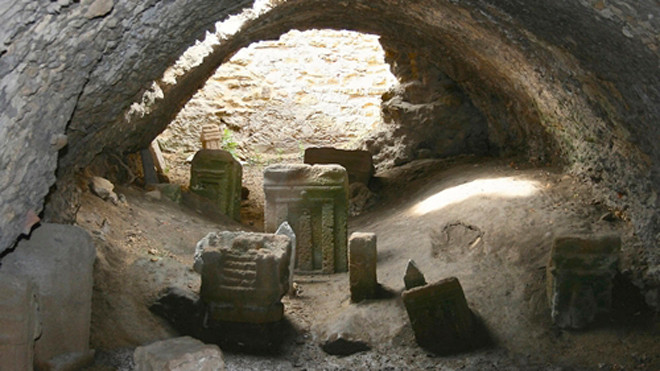 Một phần nghĩa trang đặc biệt dùng để chôn cất trẻ sơ sinh nằm ở ngoại ô Carthage, Tunisia. Ảnh: Josephine Quinn