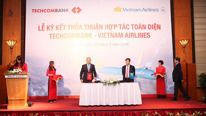 Tổng Giám đốc hai bên ký kết