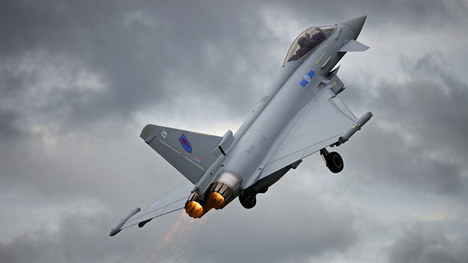 Tiêm kích Typhoon của Không quân Hoàng gia Anh. Ảnh: Wikipedia