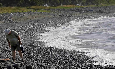 Bãi biển ở đảo Reunion. Ảnh: Reuters