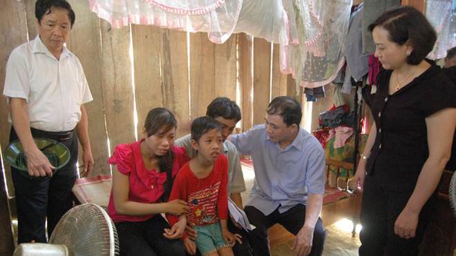 Lãnh đạo tỉnh, địa phương chia sẻ nỗi mất mát quá lớn với gia đình các nạn nhân.