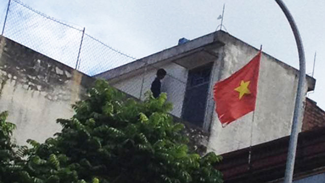 Nam thanh niên được phát hiện trong tư thế treo cổ