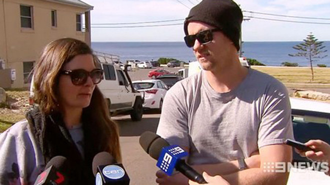 Katie và Chris hết sức bất ngờ và hoảng sợ khi bắt gặp “vị khách không mời” ngay trên giường ngủ