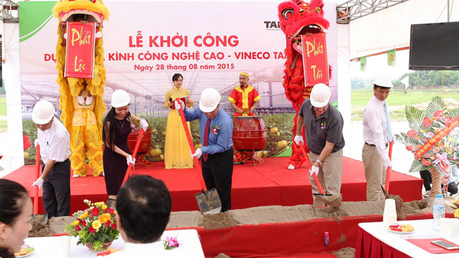 Dự án nhà kính VinEco Tam Đảo có tổng trị giá gần 1.000 tỷ đồng, sử dụng công nghệ Israel. Đây là nhà kính lớn nhất tại Việt Nam được triển khai hoàn thiện trọn gói ngay trong một lần xây dựng. 