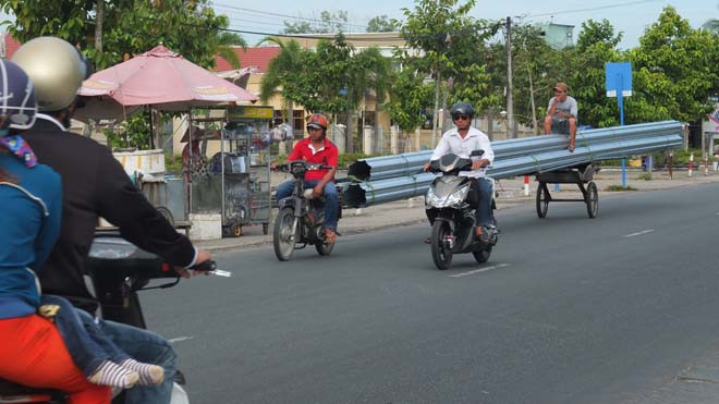 Xe mô tô sẽ không phải đóng phí đường bộ? Ảnh: Đức Huy