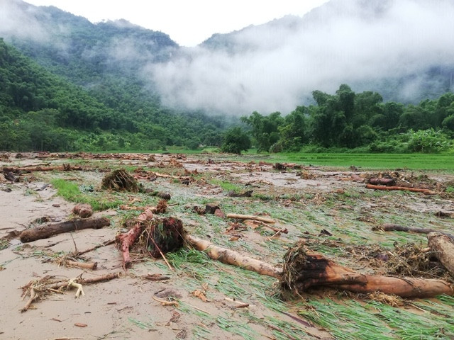 Lào đề nghị giúp đỡ tìm kiếm 7 người mất tích do mưa lũ