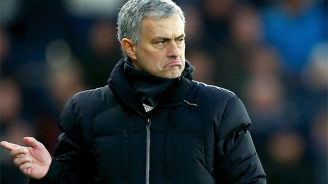 Mourinho hè này không còn mua sắm ồ ạt cho Chelsea. Ảnh: Reuters.